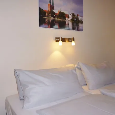 Am Muehlenteich فندق لوبيك